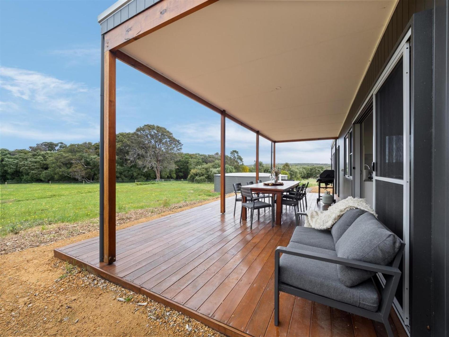 Cusmano Retreat - Contemporary Rural *